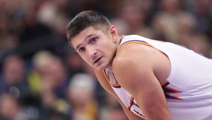 开云体育登录-没有奇迹！太阳最后2秒后场发长传 阿伦翻身绝平三分没能命中