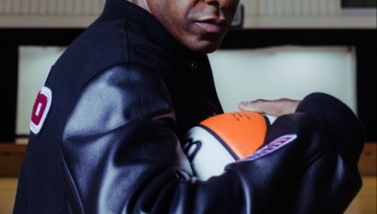 开云体育官网-名记：前猛龙总经理乌杰里加入WNBA新军多伦多节奏 成为主要股东